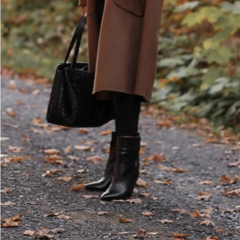 Yves Saint Laurent Black Pointed-Toe Folded-Cuff Leather Ankle Boots